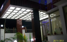โรงแรมวิรัต อินน์